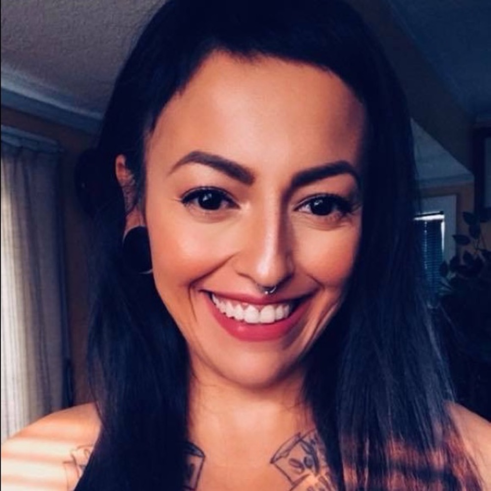 Meet your Posher, Alicia